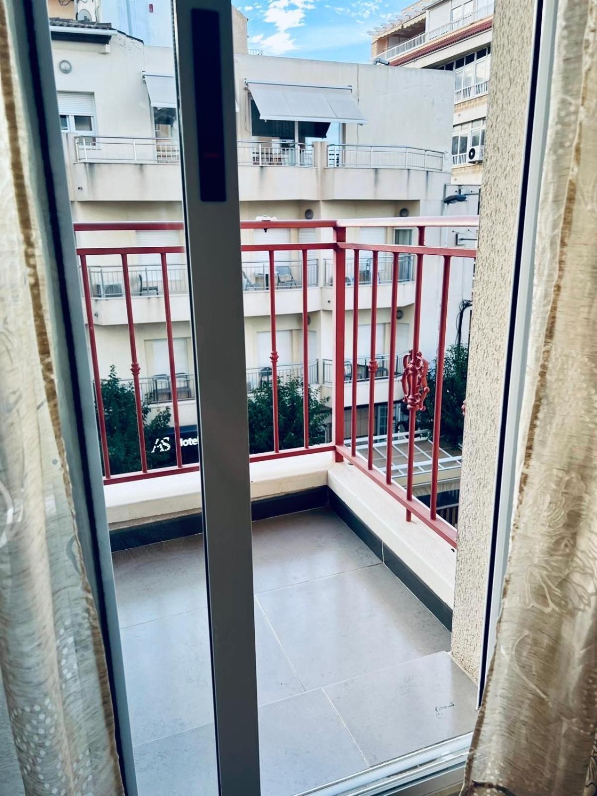 Nice And New Furnished Apartments In Torrevieja Centre Екстер'єр фото